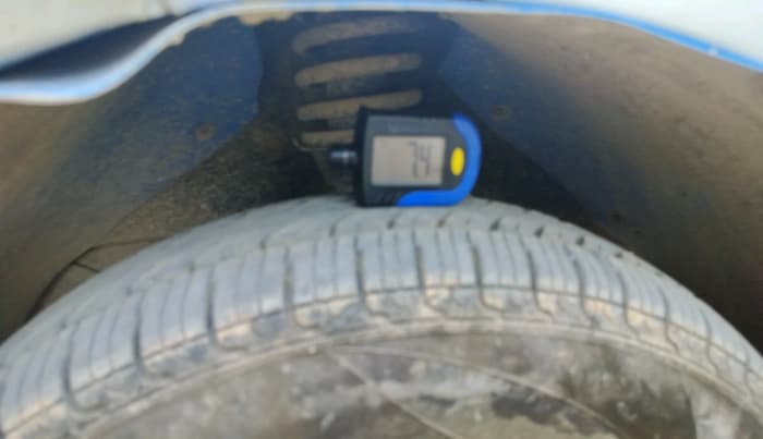 2017 Maruti Eeco 7 STR, Petrol, Manual, 88,328 km, tyre