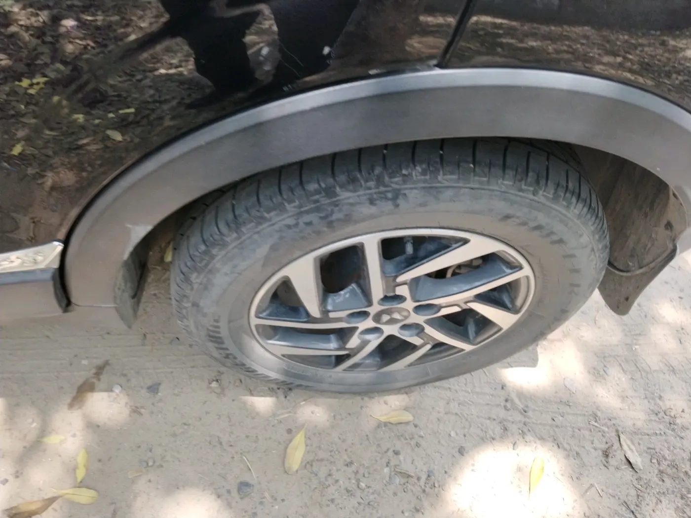 2024 Mahindra XUV300 W8 (O) 1.2 PETROL, Petrol, Manual, 26,950 km, tyre
