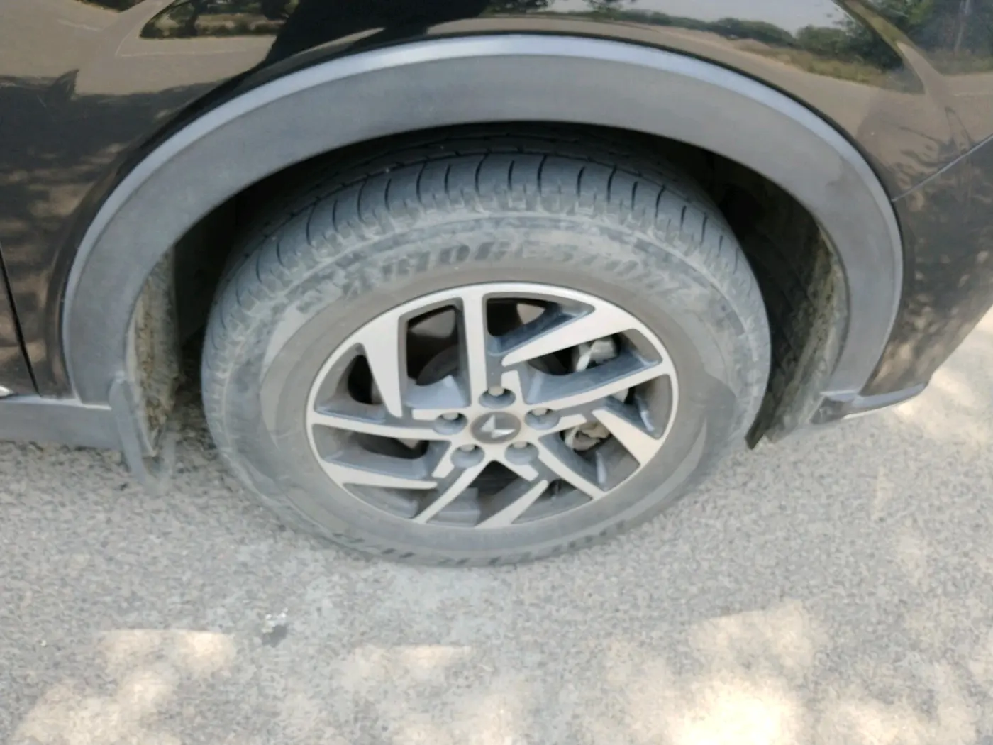 2024 Mahindra XUV300 W8 (O) 1.2 PETROL, Petrol, Manual, 26,950 km, tyre