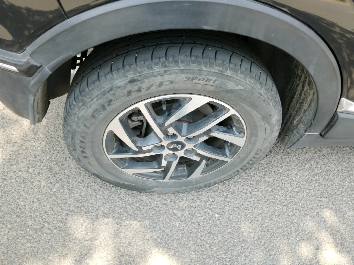 2024 Mahindra XUV300 W8 (O) 1.2 PETROL, Petrol, Manual, 26,950 km, tyre