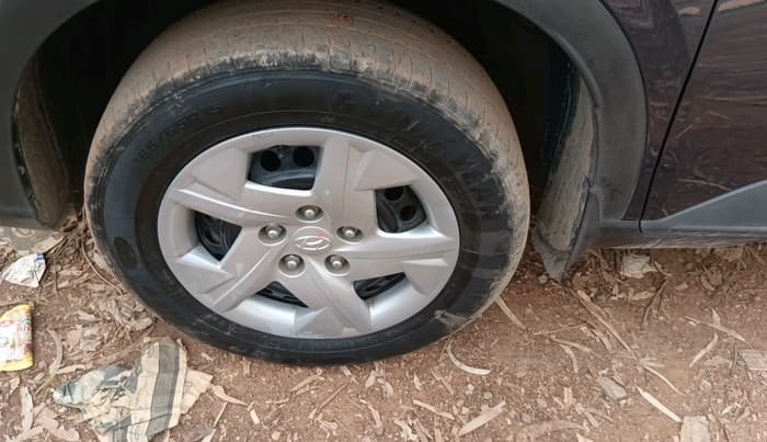 2022 Hyundai VENUE S+ 1.2, Petrol, Manual, 50,245 km, tyre