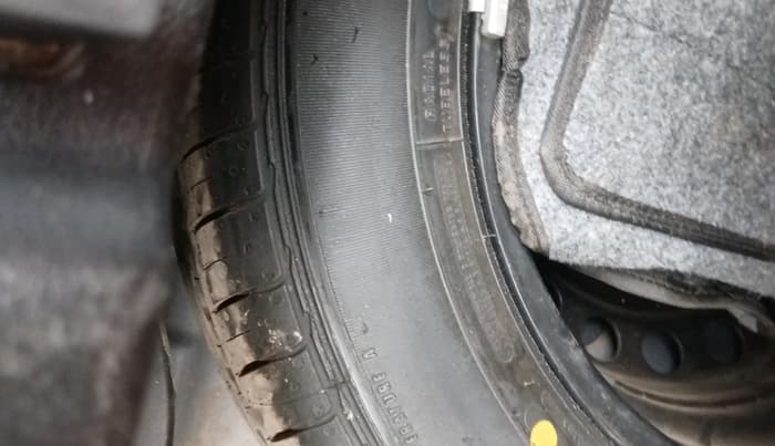 2022 Hyundai VENUE S+ 1.2, Petrol, Manual, 50,245 km, tyre
