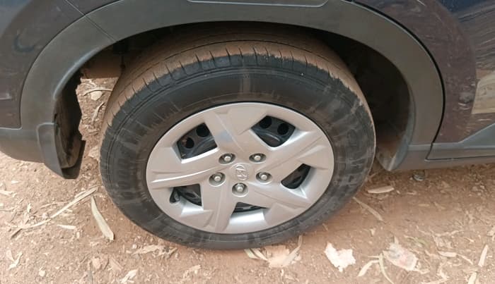 2022 Hyundai VENUE S+ 1.2, Petrol, Manual, 50,245 km, tyre