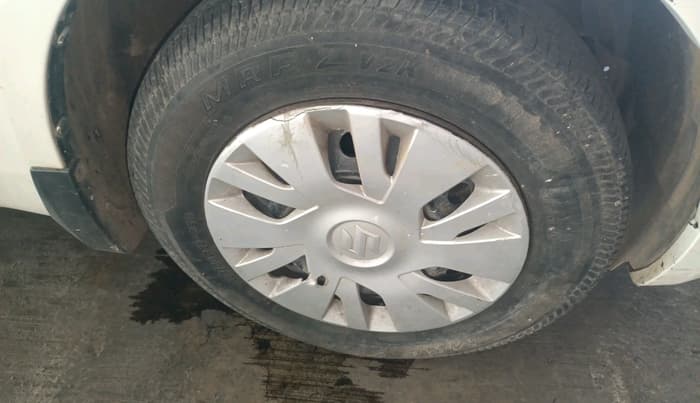 2012 Maruti Swift VXI, Petrol, Manual, 65,274 km, tyre
