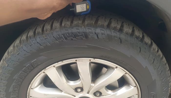 2018 Mahindra XUV500 W11 AT, Diesel, Automatic, 1,28,553 km, tyre