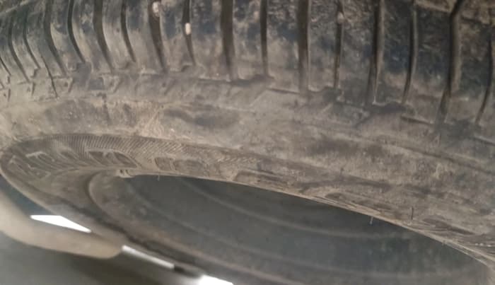 2018 Mahindra XUV500 W11 AT, Diesel, Automatic, 1,28,553 km, tyre