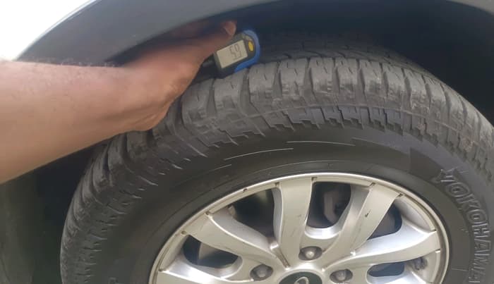 2018 Mahindra XUV500 W11 AT, Diesel, Automatic, 1,28,553 km, tyre