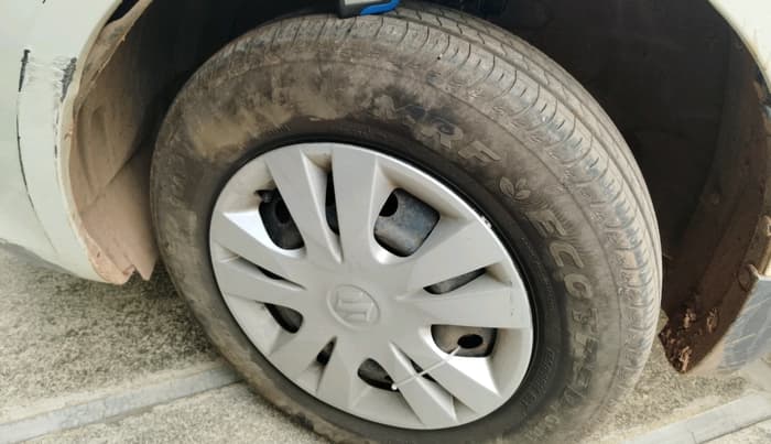 2014 Maruti Swift Dzire VXI, Petrol, Manual, 60,234 km, tyre
