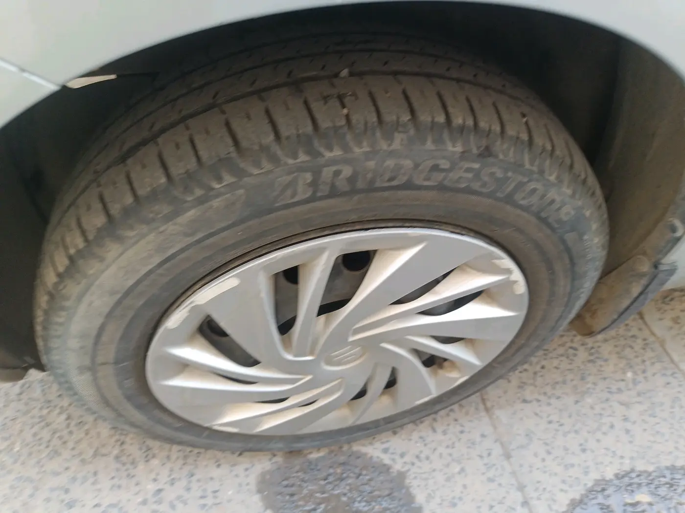 2022 Maruti Ertiga VXI SHVS, Petrol, Manual, 48,000 km, tyre
