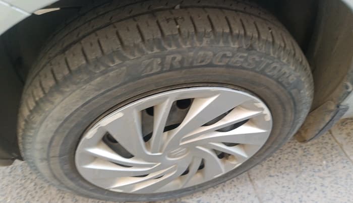 2022 Maruti Ertiga VXI SHVS, Petrol, Manual, 46,691 km, tyre