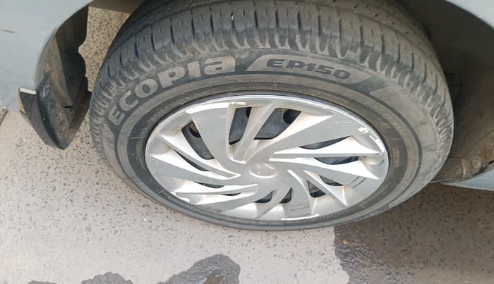 2022 Maruti Ertiga VXI SHVS, Petrol, Manual, 46,691 km, tyre