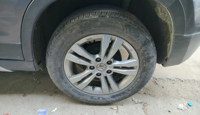 2018 Maruti Vitara Brezza ZDI, Diesel, Manual, 1,34,808 km, tyre