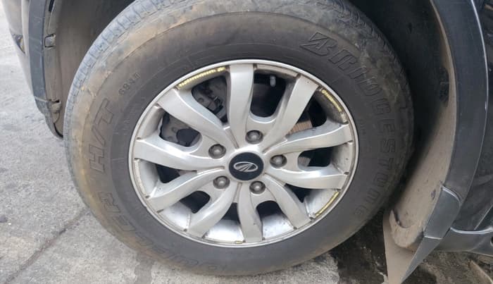 2017 Mahindra XUV500 W8, Diesel, Manual, 1,12,228 km, tyre