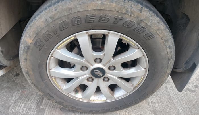 2017 Mahindra XUV500 W8, Diesel, Manual, 1,12,228 km, tyre