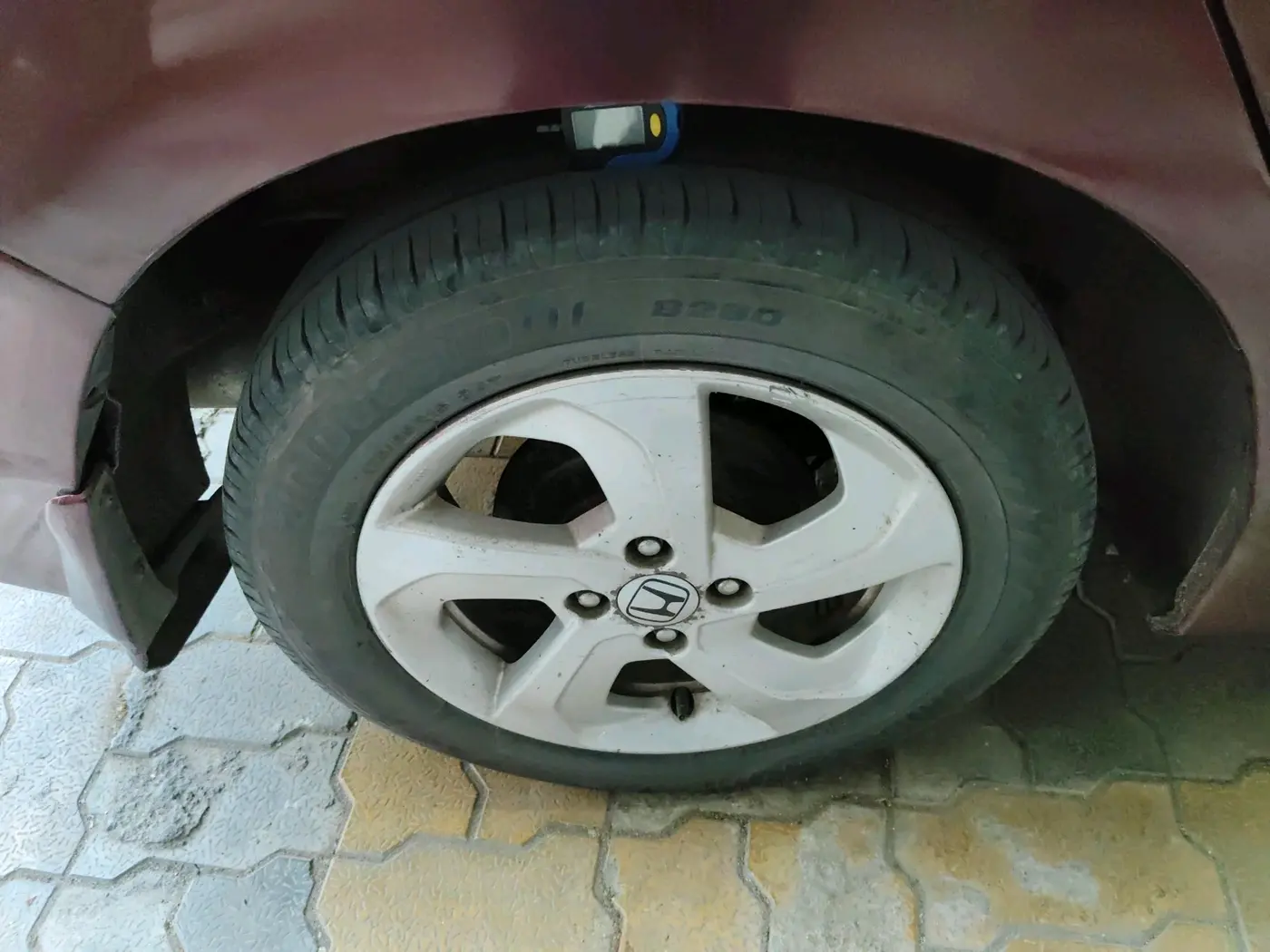 2014 Honda City 1.5L I-DTEC V, Diesel, Manual, 92,250 km, tyre