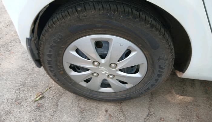 2013 Hyundai i10 SPORTZ 1.2 AT, Petrol, Automatic, 52,029 km, tyre