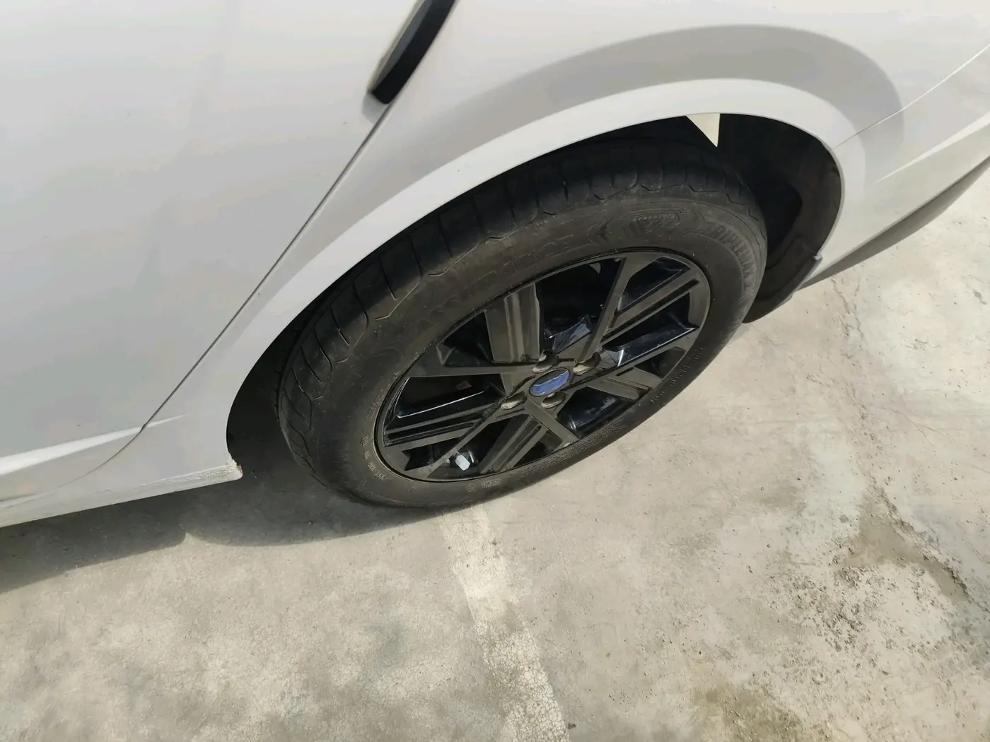 2023 Hyundai Verna SX (O) 1.5 TURBO PETROL MT, Petrol, Manual, 14,699 km, tyre