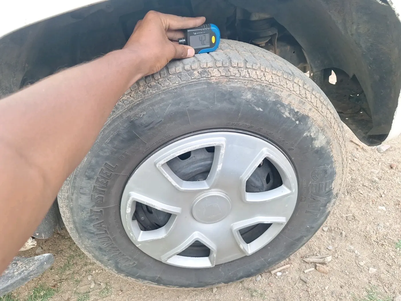 2015 Mahindra TUV300 T6, Diesel, Manual, 1,39,020 km, tyre