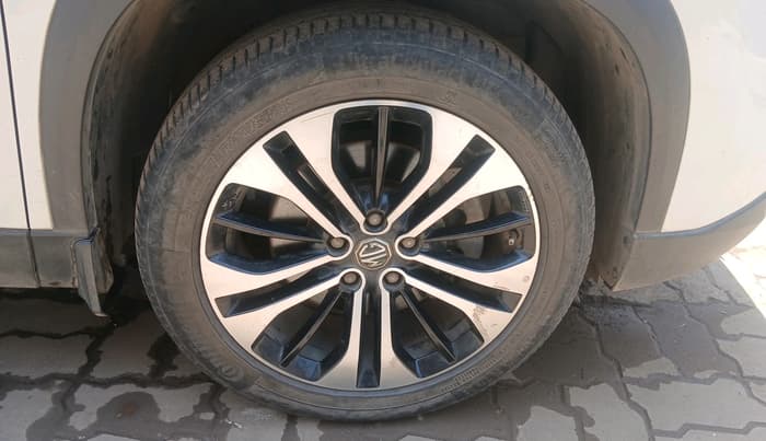 2021 MG HECTOR SHARP 1.5 PETROL CVT, Petrol, Automatic, 35,234 km, tyre