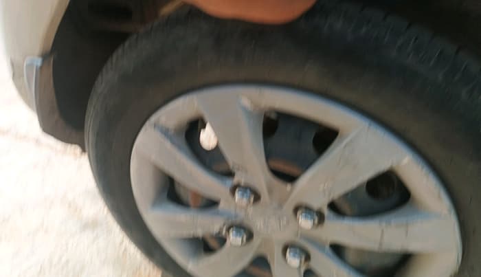 2012 Hyundai Eon MAGNA +, Petrol, Manual, 66,414 km, tyre