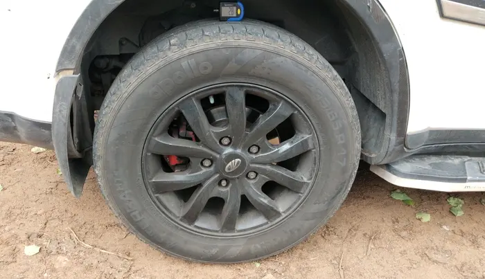 2016 Mahindra XUV500 W6 AT, Diesel, Automatic, 84,884 km, tyre
