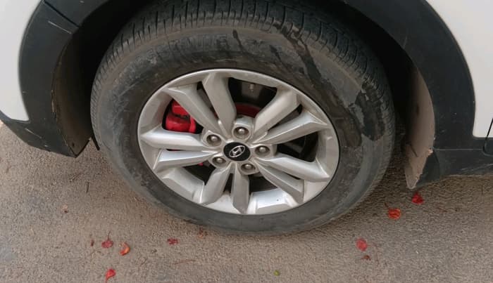 2016 Hyundai Creta SX PLUS 1.6 PETROL, CNG, Manual, 92,120 km, tyre