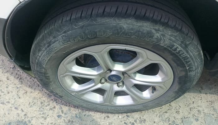 2020 Ford Ecosport TITANIUM + 1.5L DIESEL, Diesel, Manual, 1,16,014 km, tyre