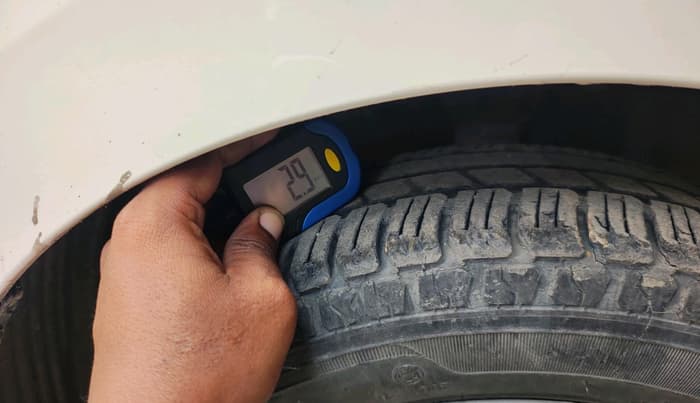 2018 Hyundai Eon SPORTZ, Petrol, Manual, 29,388 km, tyre