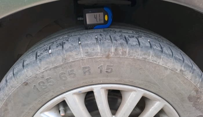 2023 Maruti Dzire ZXI, Petrol, Manual, 30,032 km, tyre