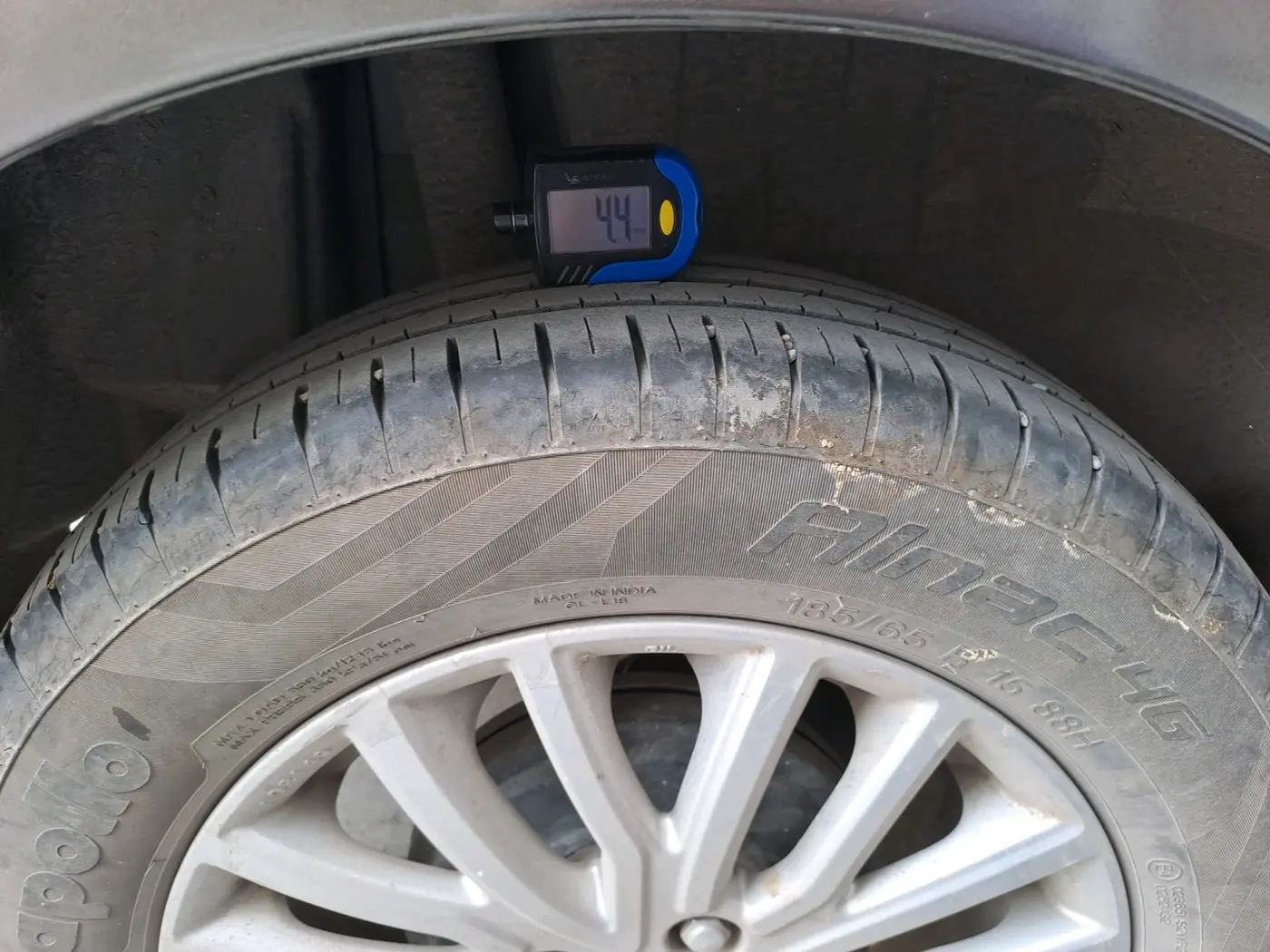 2023 Maruti Dzire ZXI, Petrol, Manual, 30,032 km, tyre