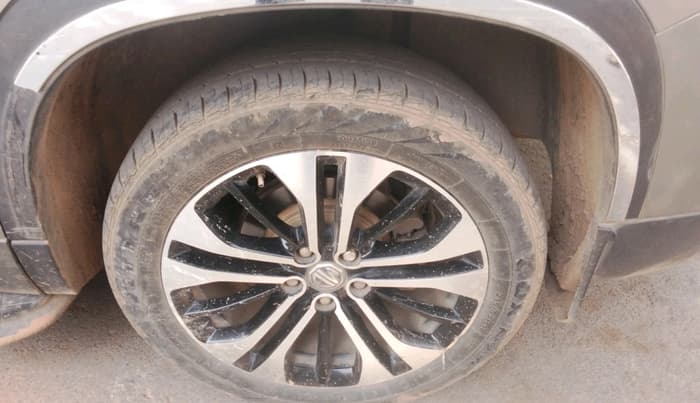 2021 MG HECTOR PLUS SHARP 2.0 DIESEL TURBO MT 6-STR, Diesel, Manual, 1,04,167 km, tyre