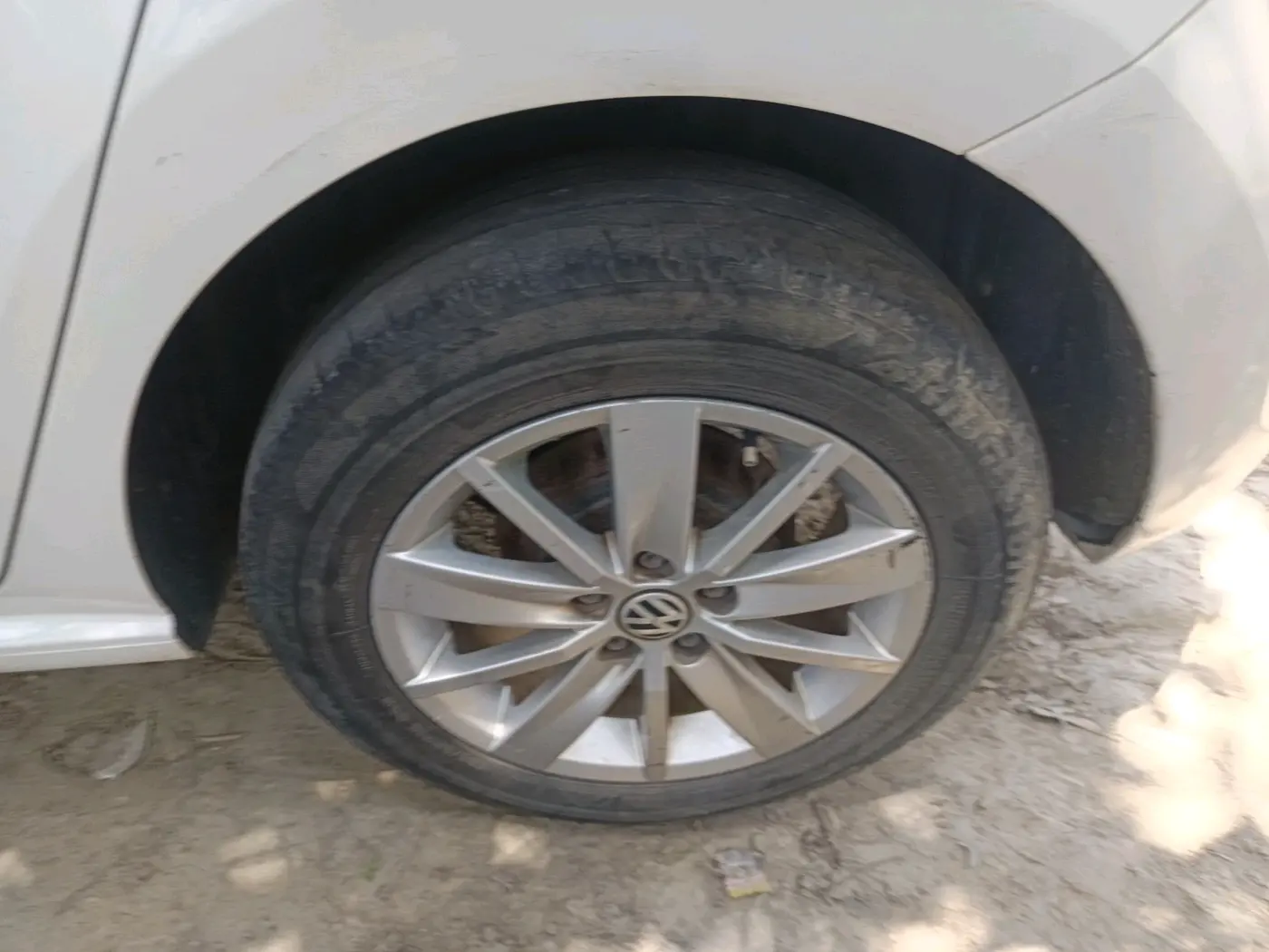 2015 Volkswagen Polo HIGHLINE1.5L, Diesel, Manual, 86,552 km, tyre