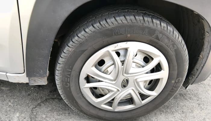 2018 Mahindra KUV 100 NXT K2+ P 6 STR, CNG, Manual, 86,005 km, tyre