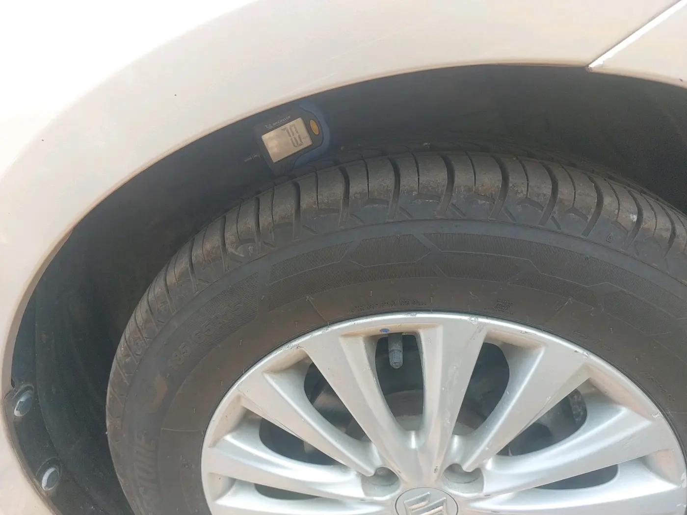 2015 Maruti Ciaz ZXI, Petrol, Manual, 44,535 km, tyre