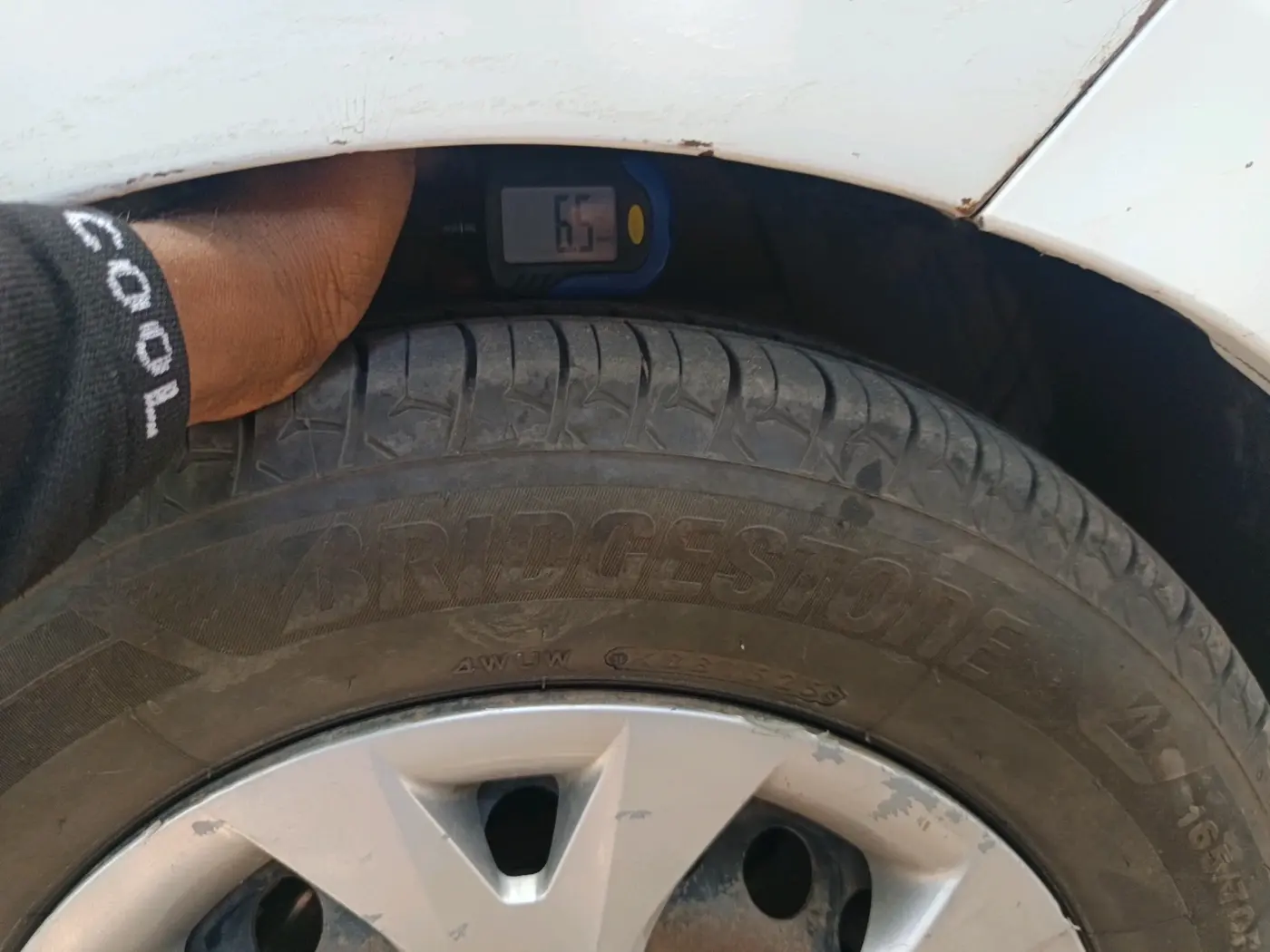 2014 Hyundai Grand i10 SPORTZ 1.1 CRDI, Diesel, Manual, 1,27,059 km, tyre