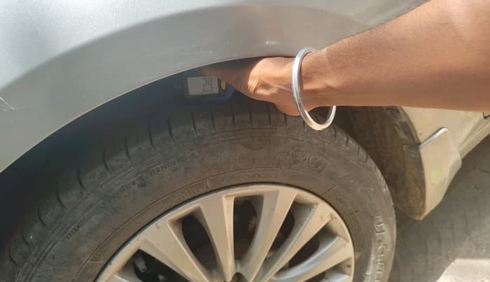 2019 Maruti Ciaz DELTA 1.5 SHVS MT PETROL, Petrol, Manual, 99,166 km, tyre