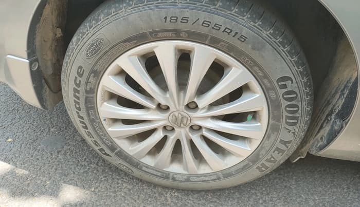 2019 Maruti Ciaz DELTA 1.5 SHVS MT PETROL, Petrol, Manual, 99,166 km, tyre
