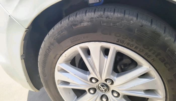 2019 Toyota Innova Crysta 2.4 ZX 7 STR, Diesel, Manual, 1,84,389 km, tyre