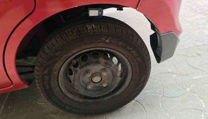 2014 Maruti Alto 800 LXI, Petrol, Manual, 24,228 km, tyre