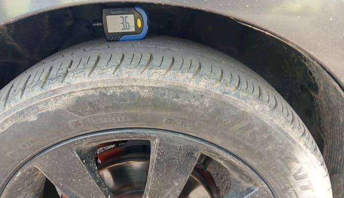 2013 Hyundai Verna FLUIDIC 1.6 VTVT SX, Petrol, Manual, 1,04,143 km, tyre