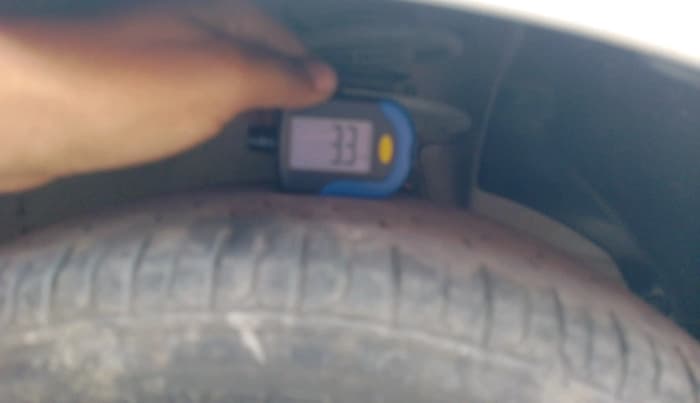 2022 Maruti Dzire ZXI CNG, CNG, Manual, 1,23,122 km, tyre