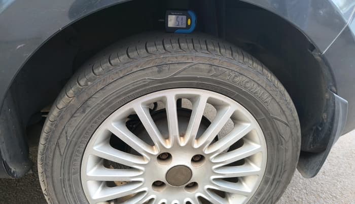 2014 Tata Zest XT 90PS DIESEL, Diesel, Manual, 1,57,166 km, tyre