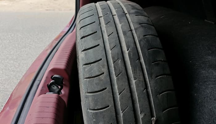 2014 Hyundai Grand i10 ASTA AT 1.2 KAPPA VTVT, CNG, Automatic, 1,07,052 km, tyre