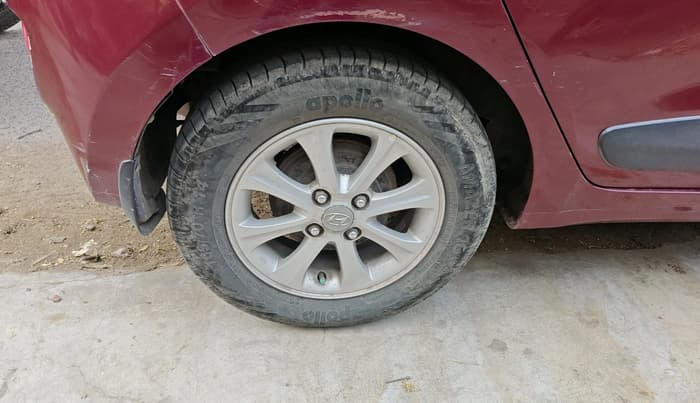 2014 Hyundai Grand i10 ASTA AT 1.2 KAPPA VTVT, CNG, Automatic, 1,07,052 km, tyre