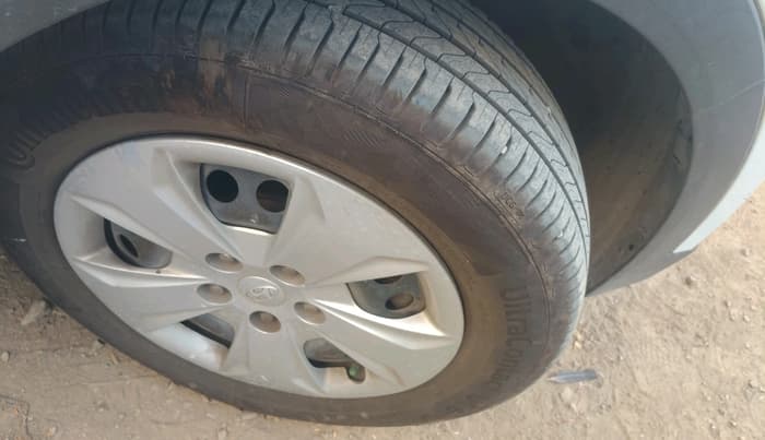 2017 Hyundai Creta E PLUS 1.6 PETROL, Petrol, Manual, 49,217 km, tyre