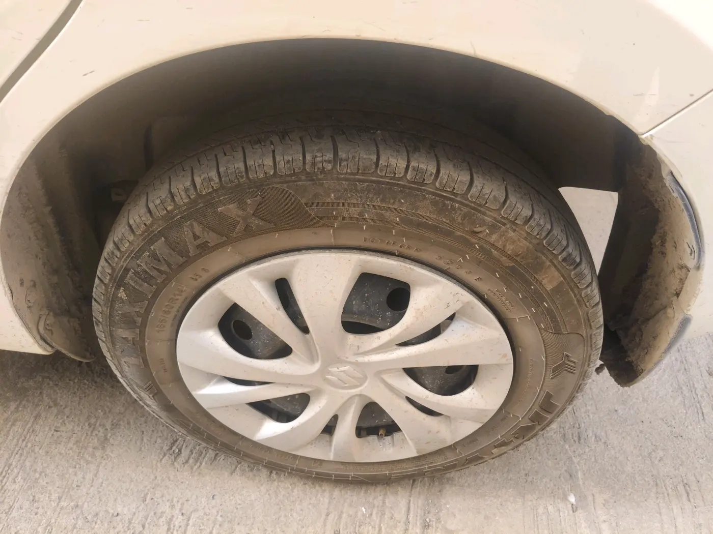2022 Maruti Swift VXI, Petrol, Manual, 80,897 km, tyre