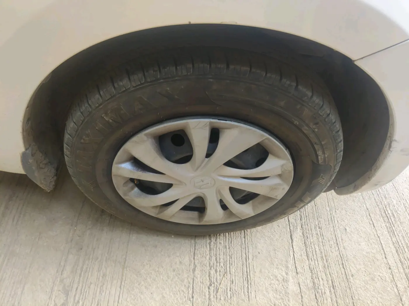 2022 Maruti Swift VXI, Petrol, Manual, 80,897 km, tyre