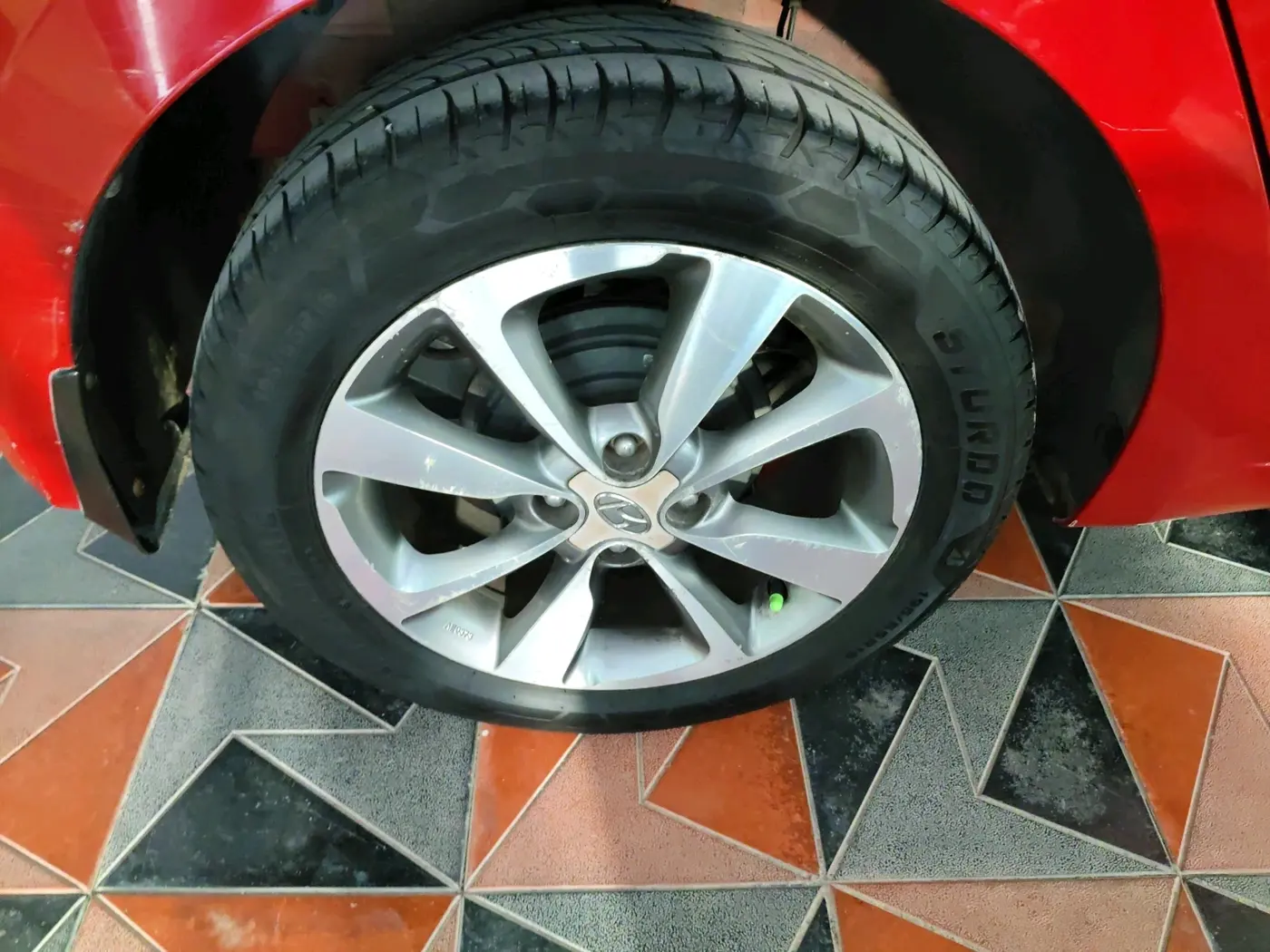 2017 Hyundai Elite i20 ASTA 1.4 CRDI, Diesel, Manual, 83,089 km, tyre