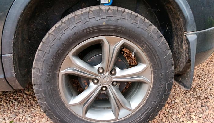 2020 Tata Harrier XZA 2.0L, Diesel, Automatic, 90,995 km, tyre