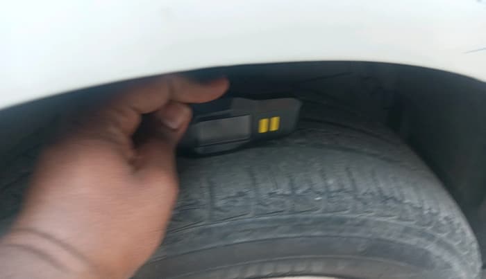 2016 Maruti Swift Dzire ZXI, Petrol, Manual, 82,528 km, tyre